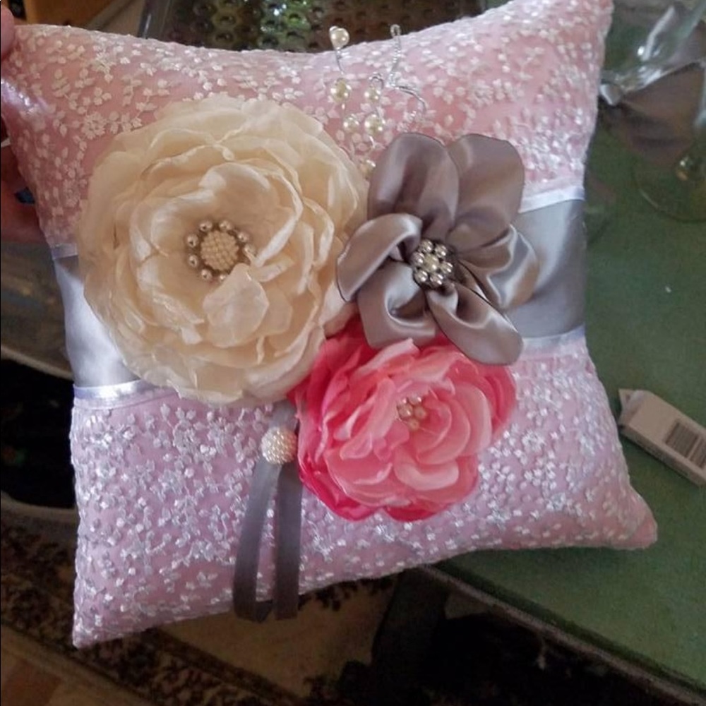 beautiful cushions for the rings a completely original model Lourdes model